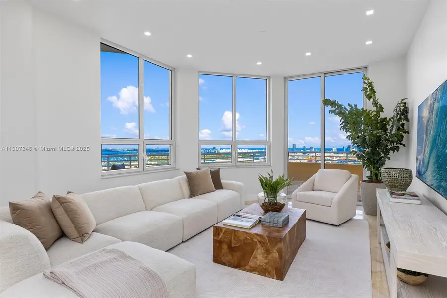 808 Brickell Key Dr #3901, Miami, FL 33131 - Image #2