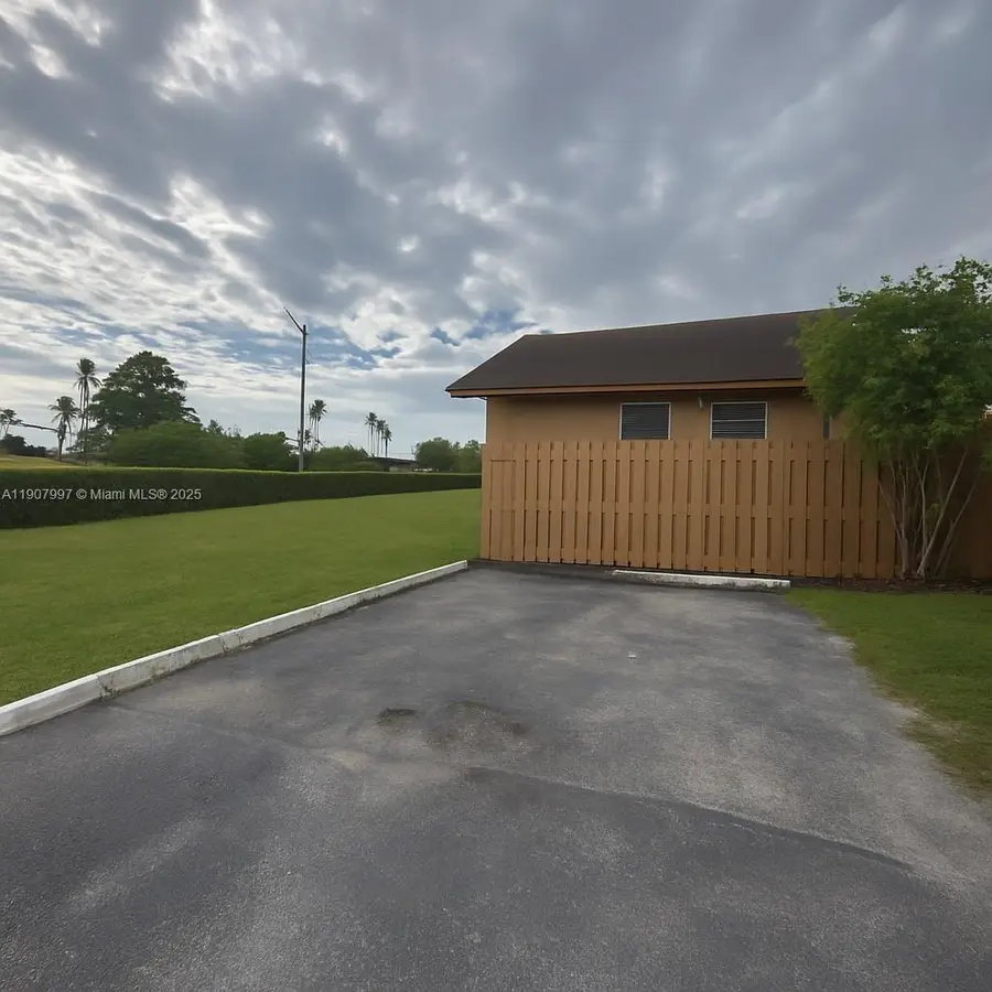 6700 NW 190th St, Hialeah, FL 33015 - Image #2