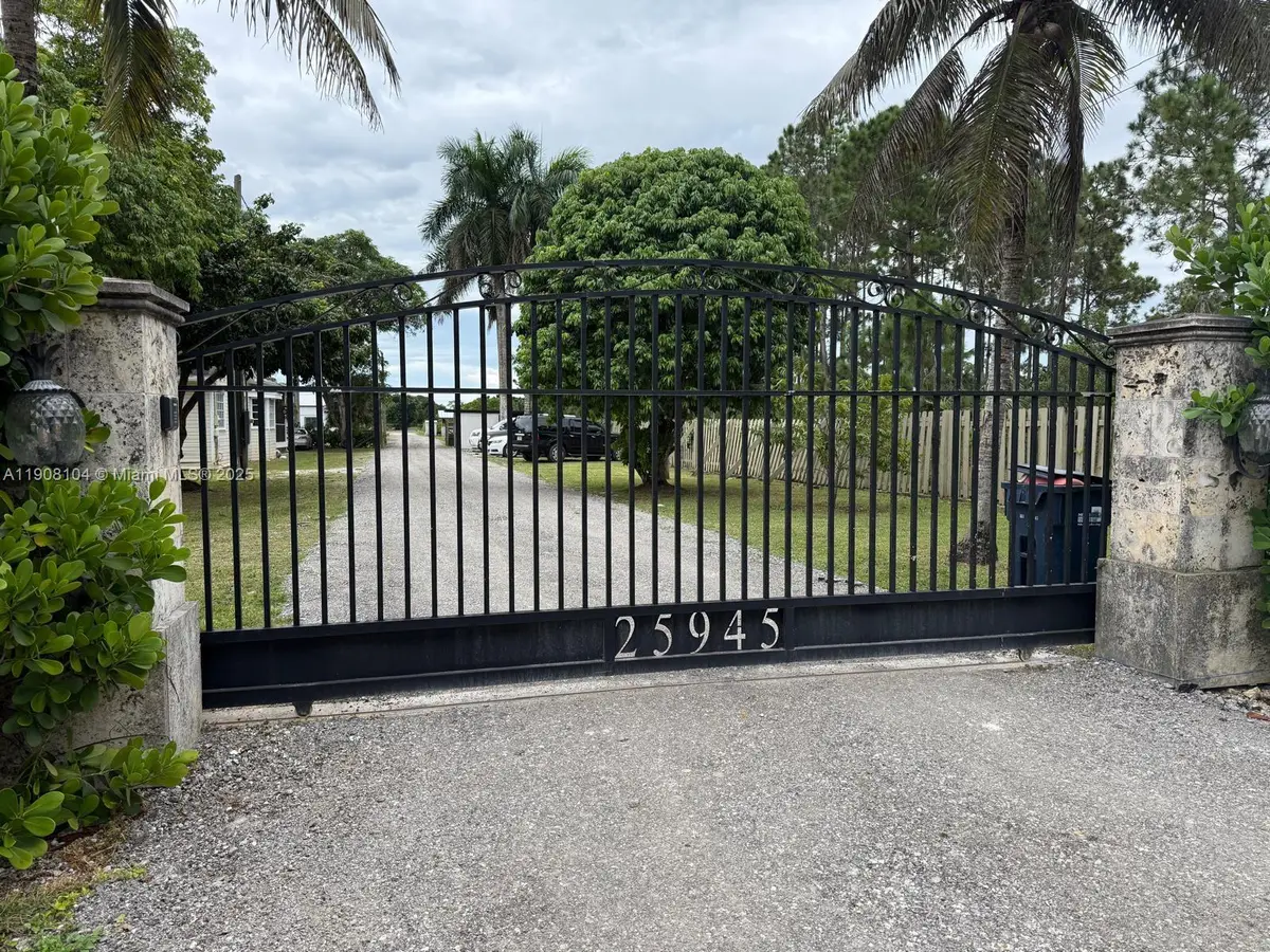 25945 SW 197th Ave, Homestead, FL 33031 - Image #1