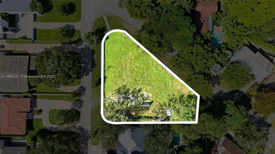 281 Hunting Lodge Dr, Miami Springs, FL 33166 - Image #3