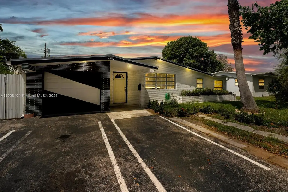 700 SW 67th Ave, Pembroke Pines, FL 33023 - Image #1