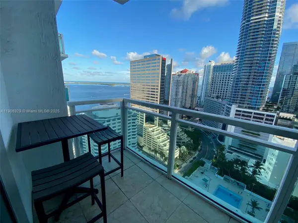 950 Brickell Bay Dr #2707, Miami, FL 33131