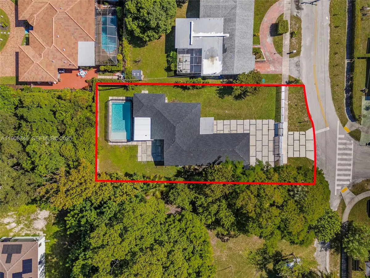 651 NE 172nd St, Miami, FL 33162 - Image #1