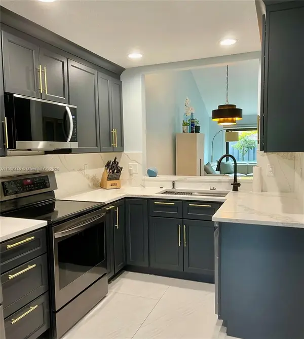 1524 Gabriel St, Hollywood, FL 33020