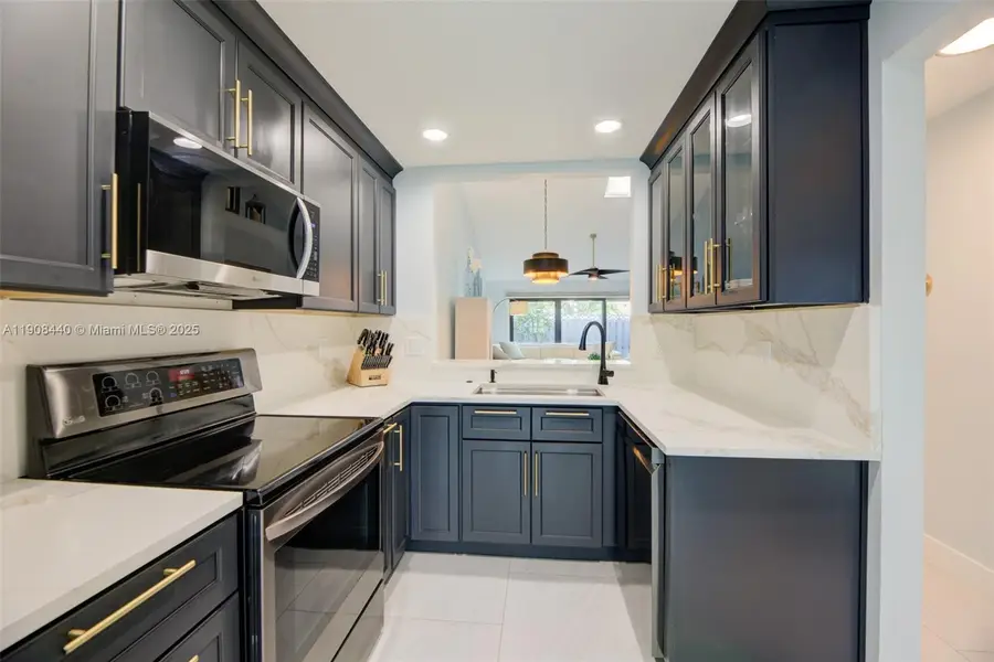 1524 Gabriel St, Hollywood, FL 33020 - Image #3