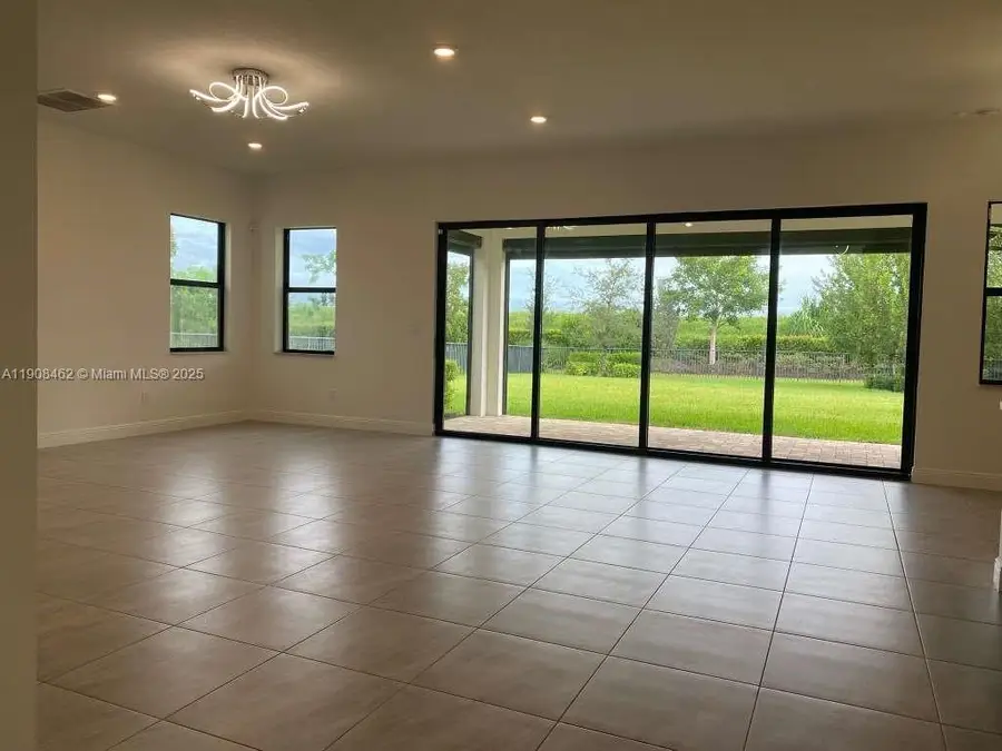 12535 N Parkland Bay Trl, Parkland, FL 33076 - Image #3