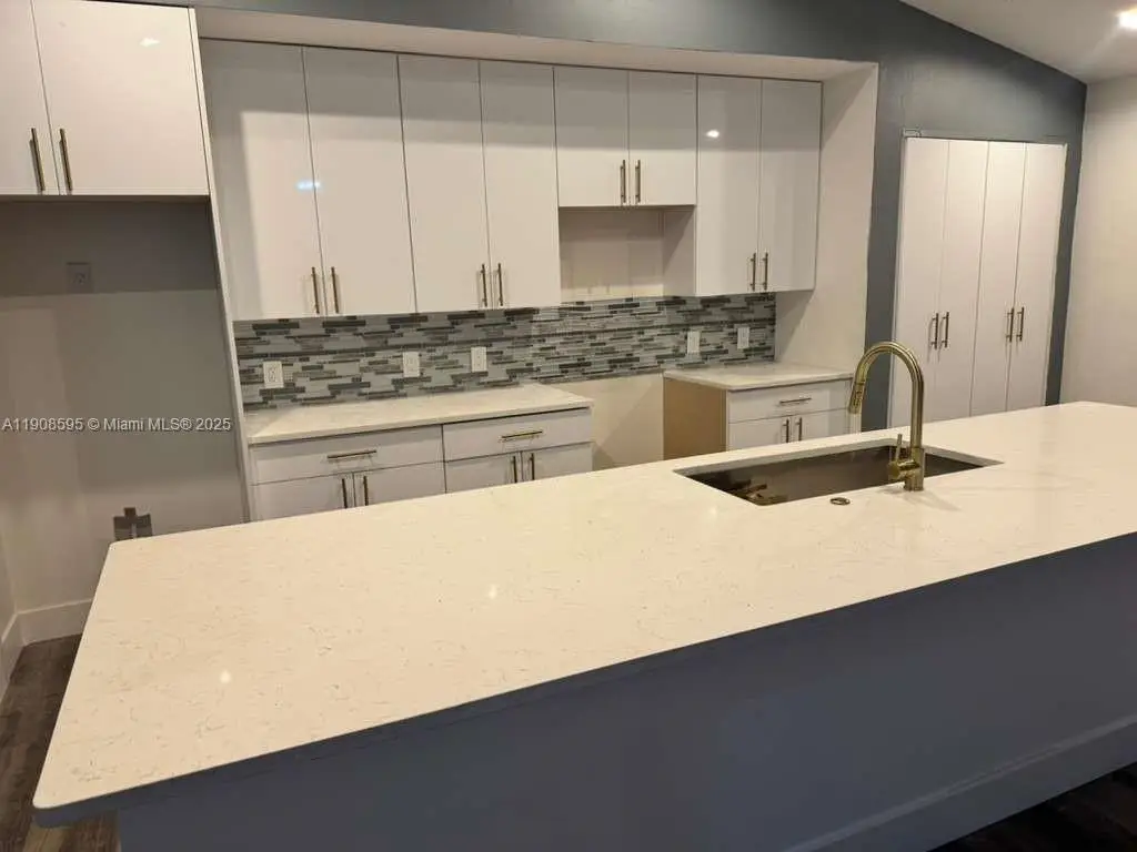 482 NW Marion Ave, Port Saint Lucie, FL 34953 - Image #1