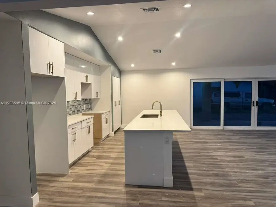 482 NW Marion Ave, Port Saint Lucie, FL 34953 - Image #2