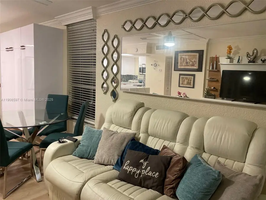 110 Fontainebleau Blvd #302, Miami, FL 33172 - Image #2