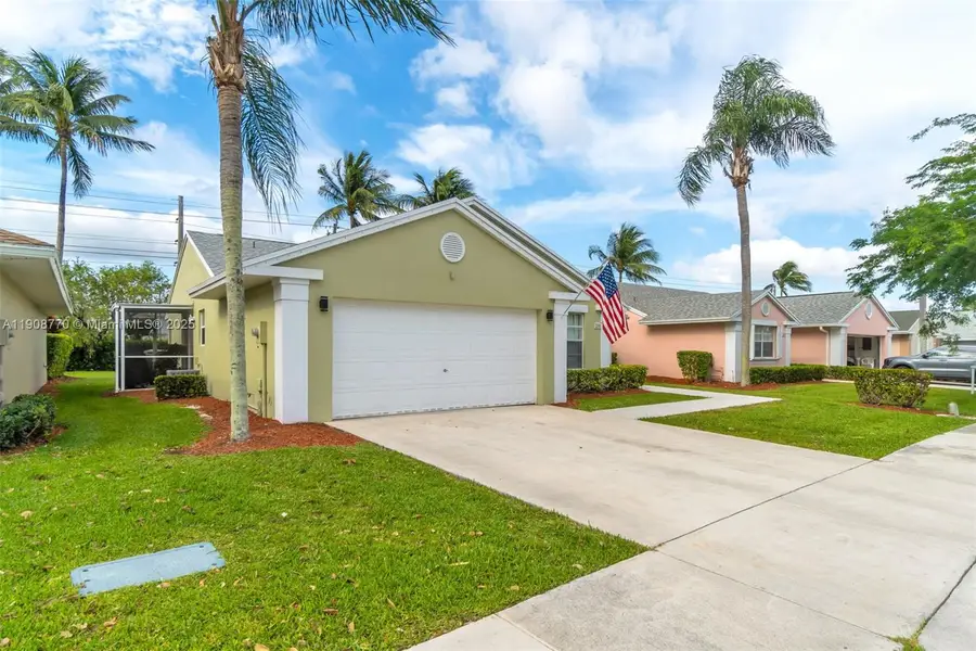 2590 SE 7th Pl, Homestead, FL 33033 - Image #2