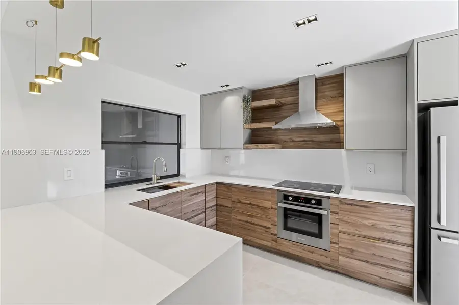 6243 NW 171st St, Hialeah, FL 33015 - Image #2