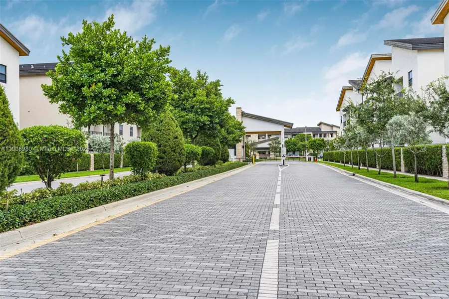7865 NW 104th Ave #33, Doral, FL 33178 - Image #3