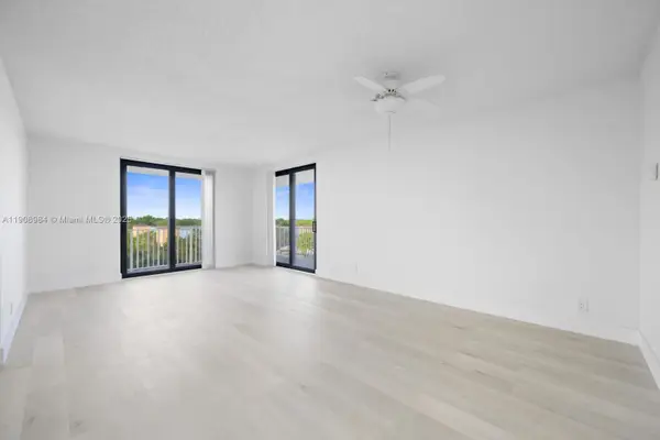 Address Withheld By Seller, Hollywood, FL 33021