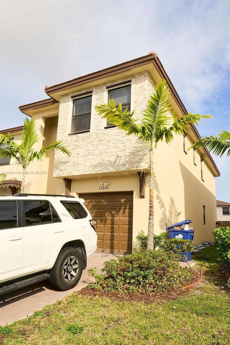 25255 SW 107th Ct, Homestead, FL 33032 - Image #2
