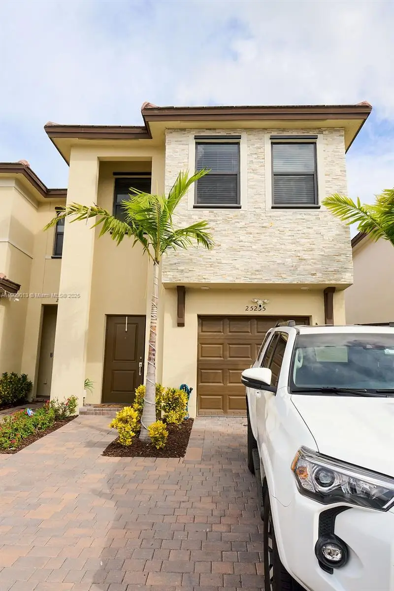 25255 SW 107th Ct, Homestead, FL 33032 - Image #3