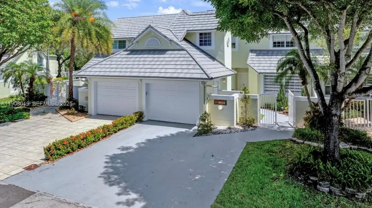 9933 NW 49th Ter, Doral, FL 33178 - Image #1