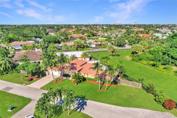 2350 NE 27th Ter, Pompano Beach, FL 33062