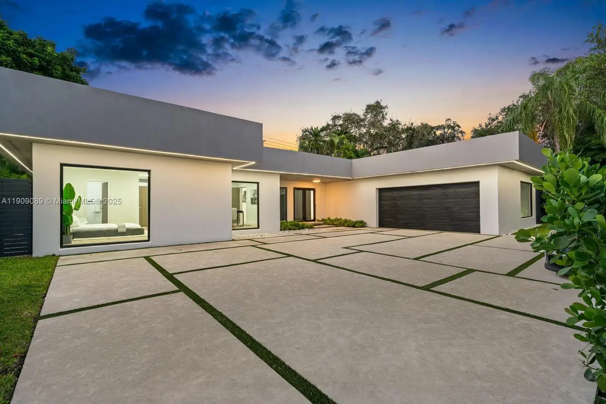 85 W Shore Dr W, Miami, FL 33133 - Image #1