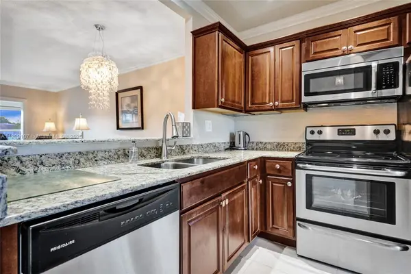 3501 NW 47th Ave #601, Lauderdale Lakes, FL 33319