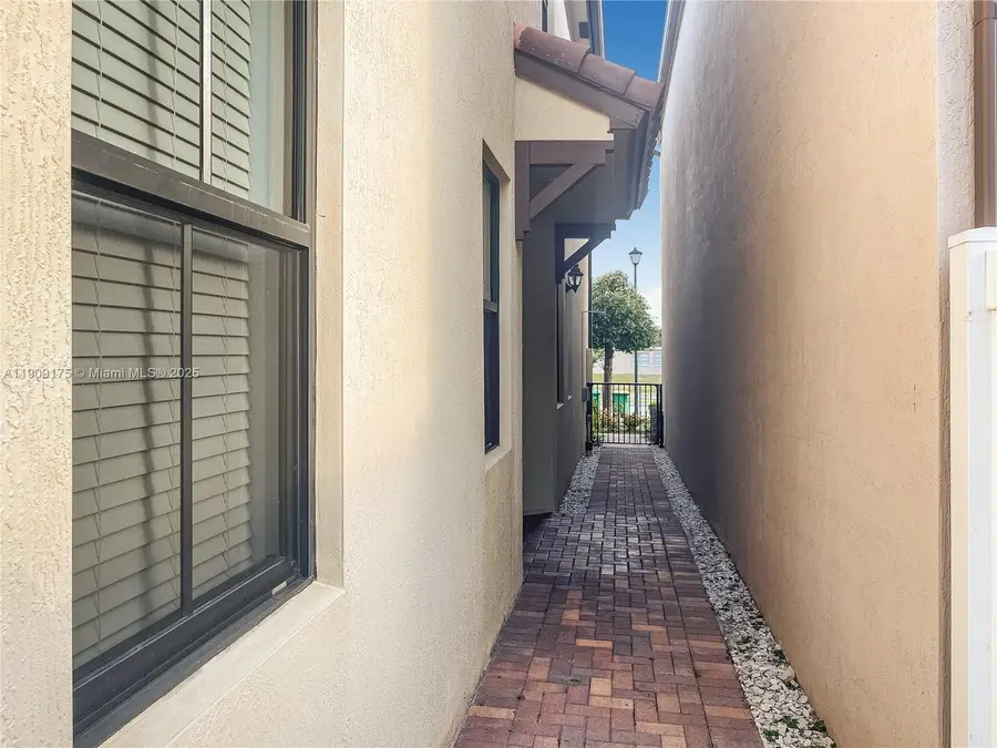 4723 NW 59th St, Tamarac, FL 33319 - Image #3