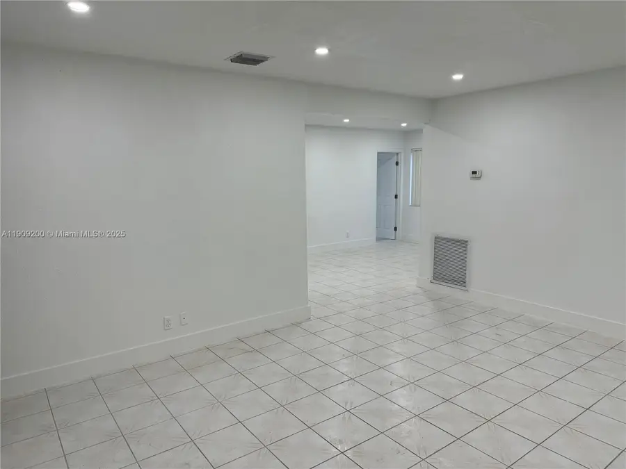 2400 N 57th Way, Hollywood, FL 33021 - Image #3