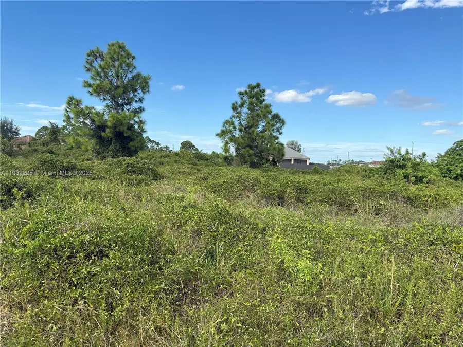 521 E Trinity St, Lehigh Acres, FL 33974 - #3