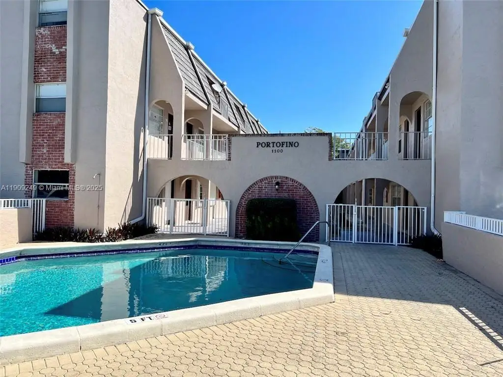 1100 SE 4th Ave #10, Deerfield Beach, FL 33441 - Image #1
