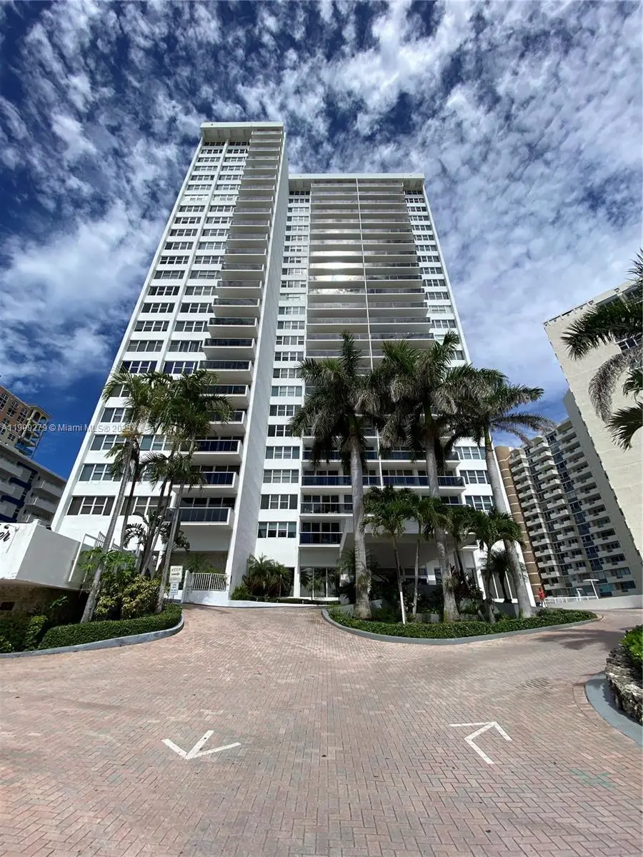 3140 S Ocean Dr #PH7, Hallandale Beach, FL 33009 - Image #2