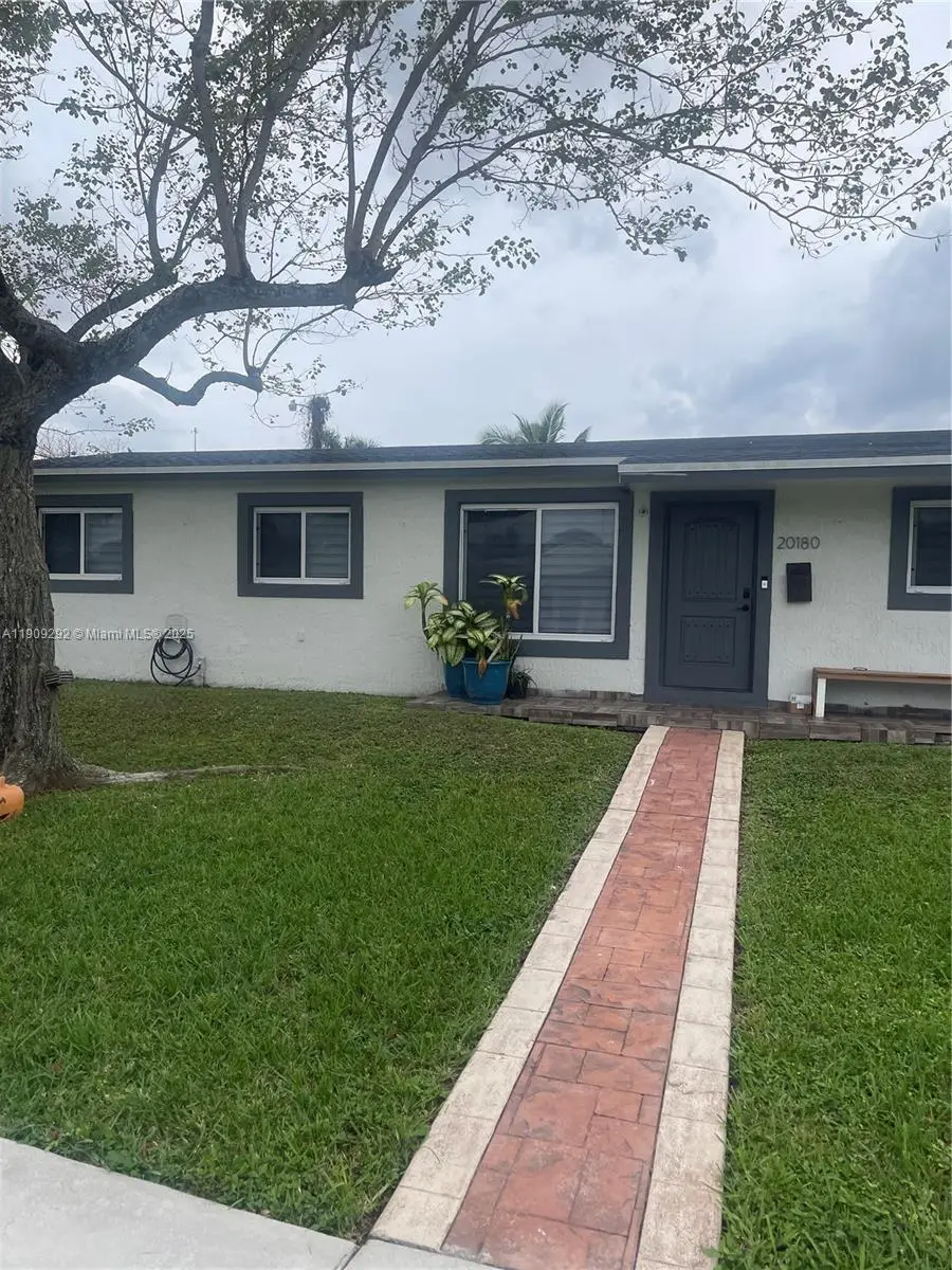 20180 NW 14th Ct, Miami Gardens, FL 33169 - Image #2