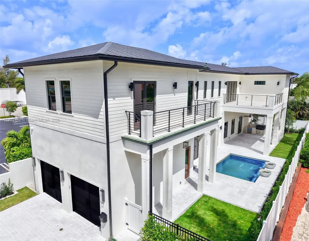 371 E Lakewood Rd, West Palm Beach, FL 33405 - Image #1
