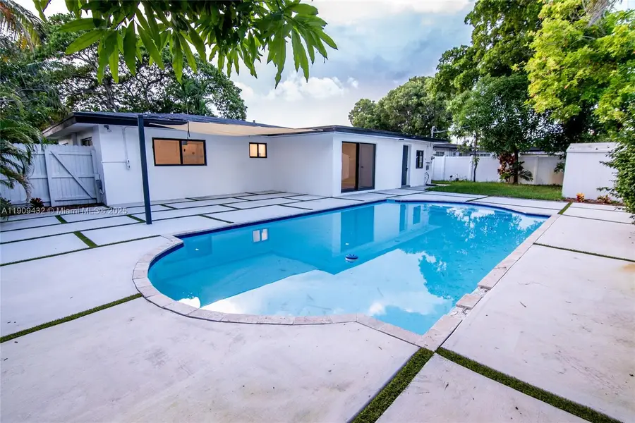 552 W Evanston Cir, Fort Lauderdale, FL 33312 - Image #3