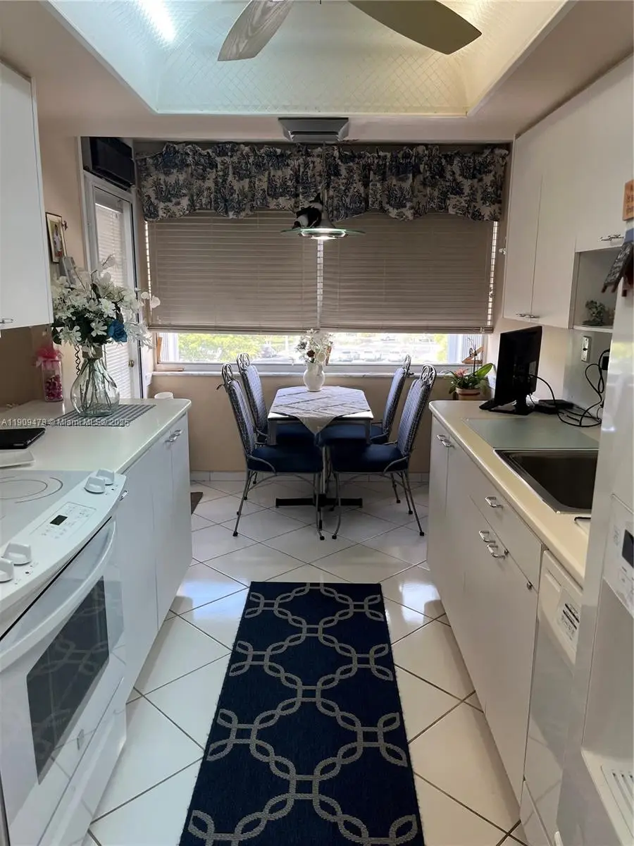 18011 Biscayne Blvd #305, Aventura, FL 33160 - Image #2