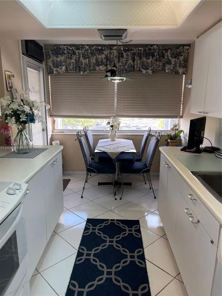 18011 Biscayne Blvd #305, Aventura, FL 33160 - Image #3