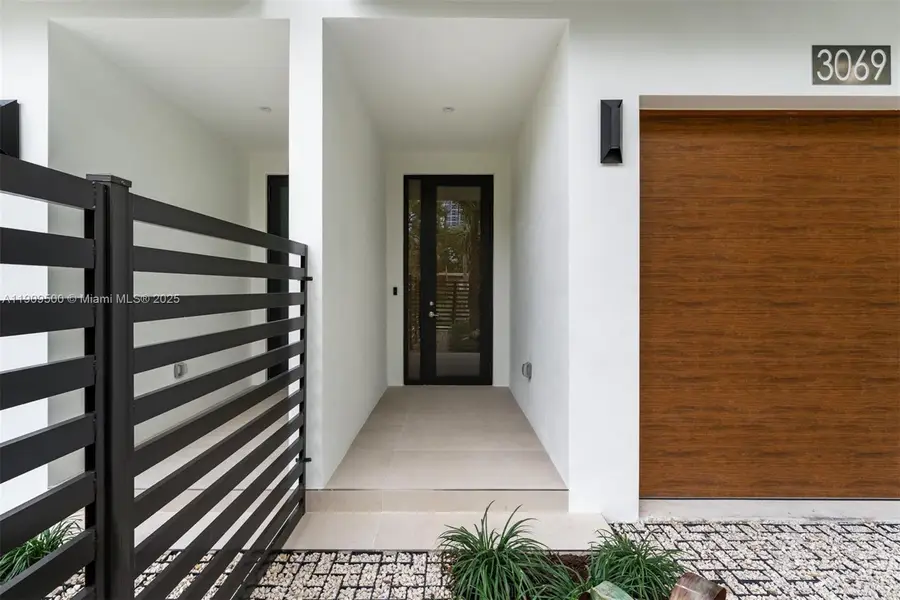 3069 Hibiscus St, Coconut Grove, FL 33133 - Image #2