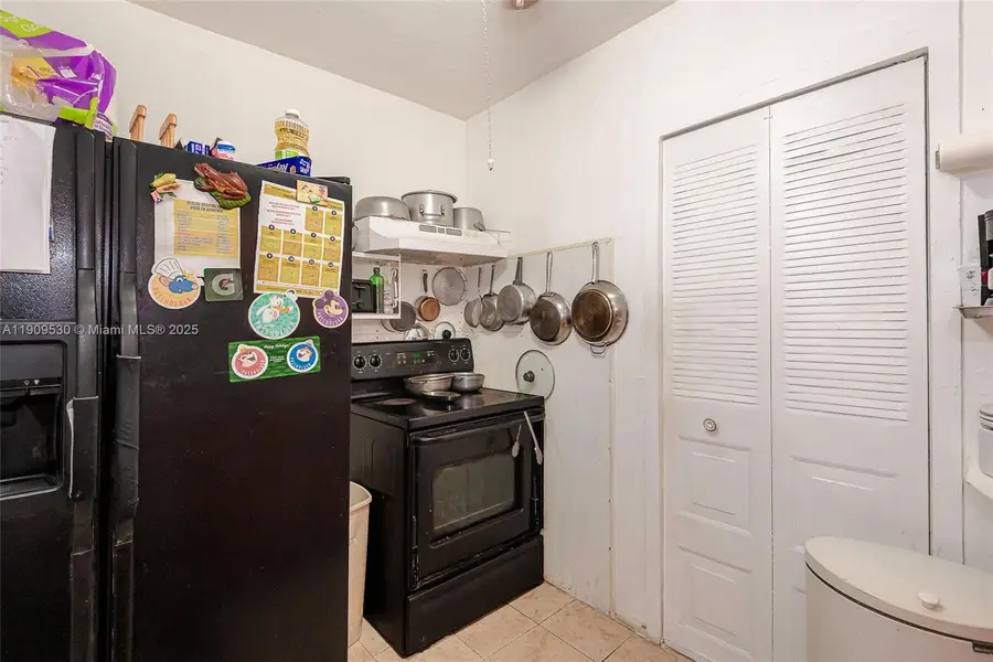 811 NW 24th Ct, Miami, FL 33125 - Image #2