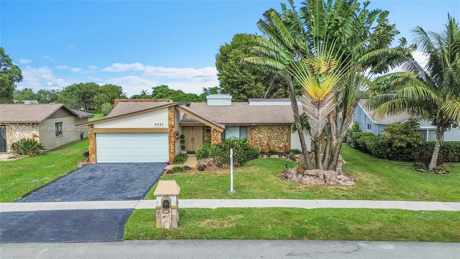 9421 NW 46th Ct, Sunrise, FL 33351 - Image #2
