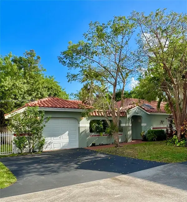 1411 Seagrape Cir, Weston, FL 33326