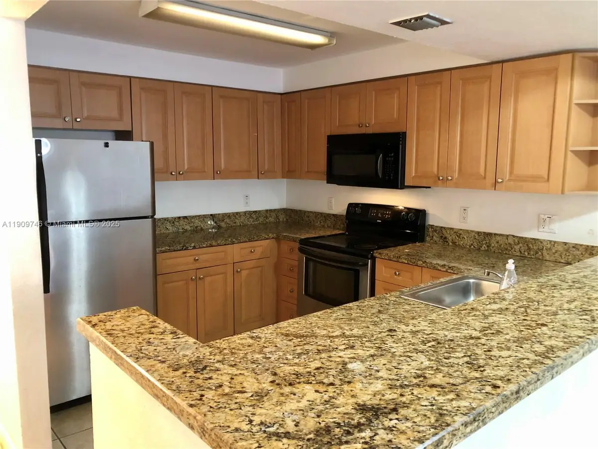 5201 Geneva Way #102, Doral, FL 33166 - Image #1