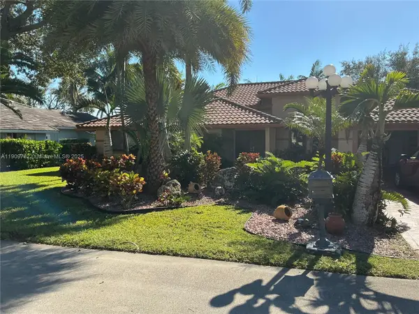 2720 Oak Tree Ln, Oakland Park, FL 33309