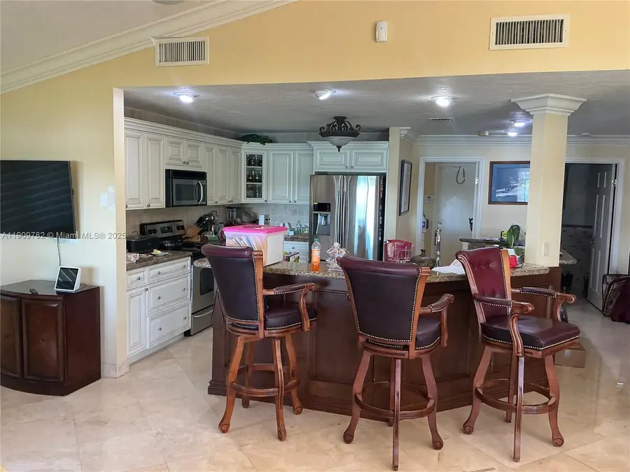 2720 Oak Tree Ln, Oakland Park, FL 33309 - Image #3