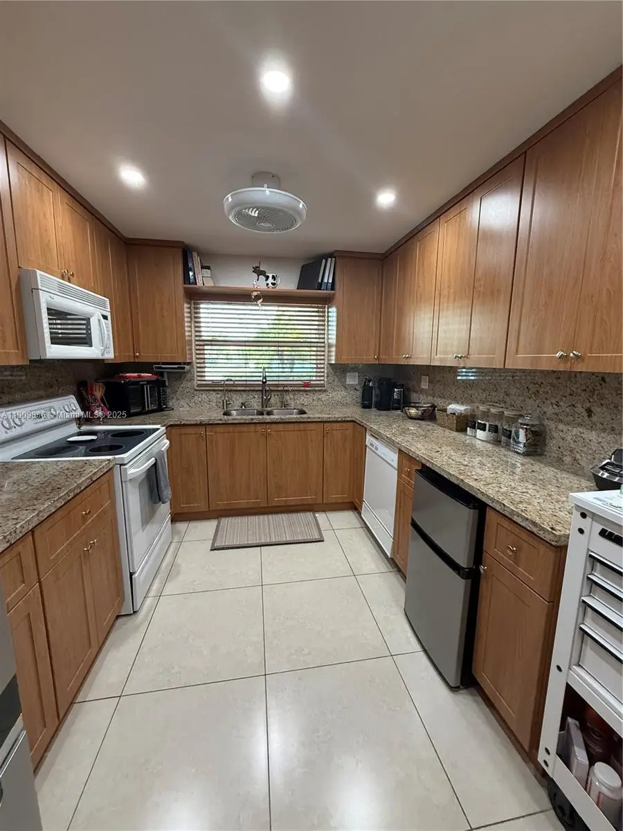 9741 Sunrise Lakes Blvd #107, Sunrise, FL 33322 - Image #2