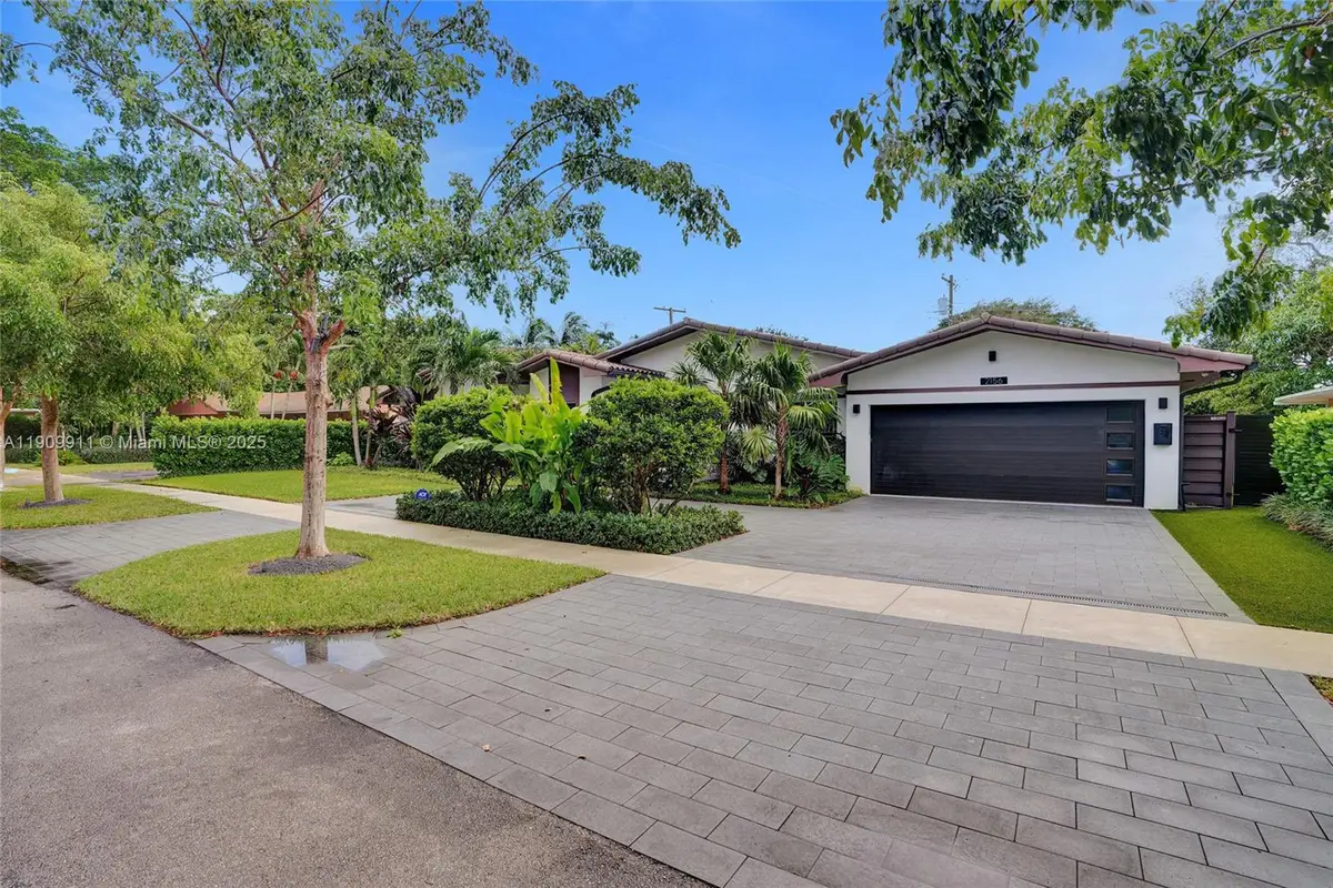 2156 NE 187th St, North Miami Beach, FL 33179 - Image #1