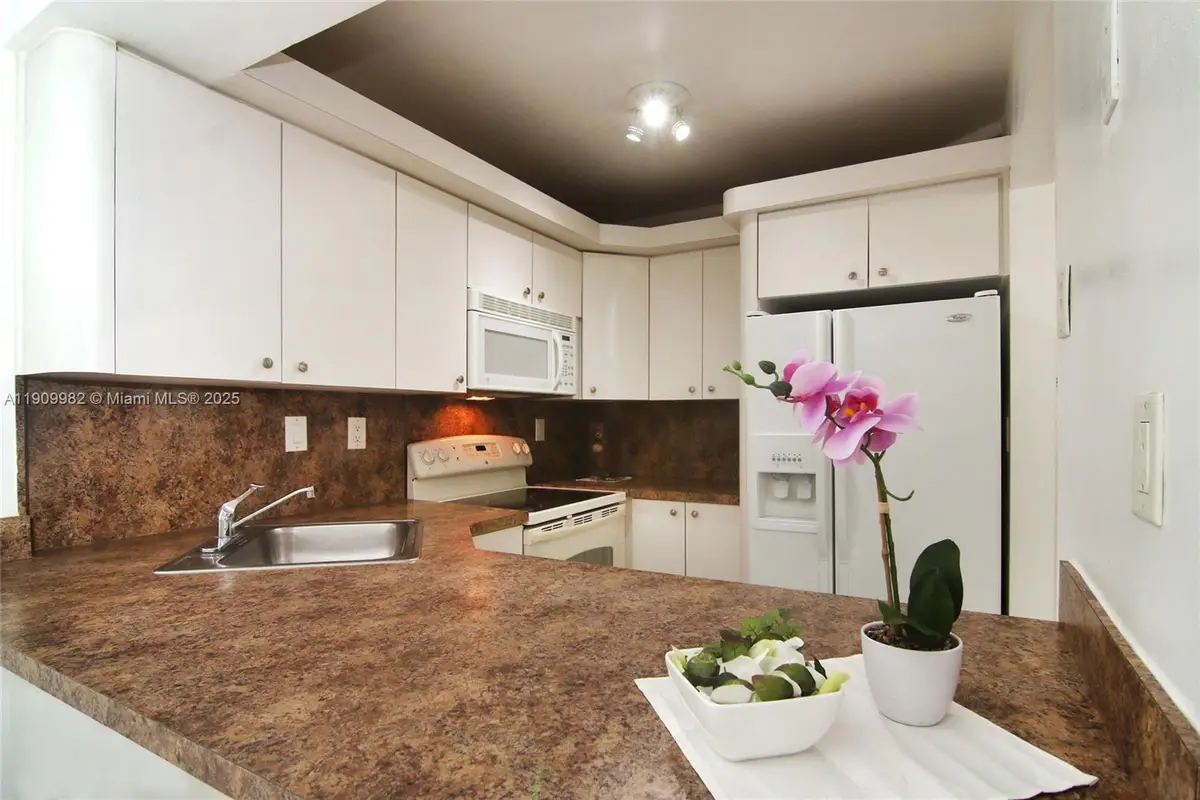 16465 NE 22nd Ave #116, North Miami Beach, FL 33160 - Image #1