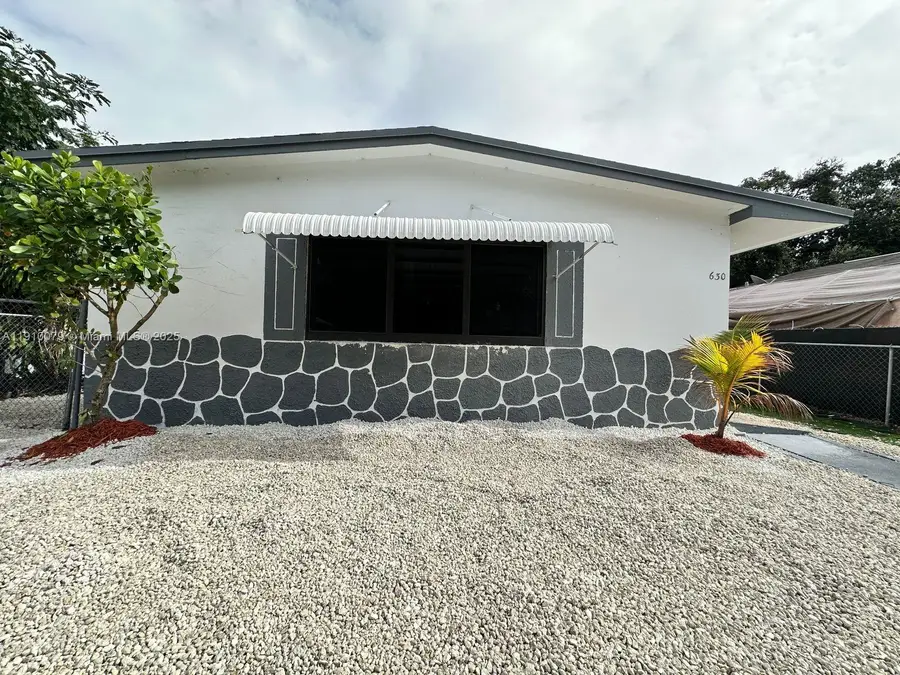 630 NW 14th Way, Fort Lauderdale, FL 33311 - Image #2