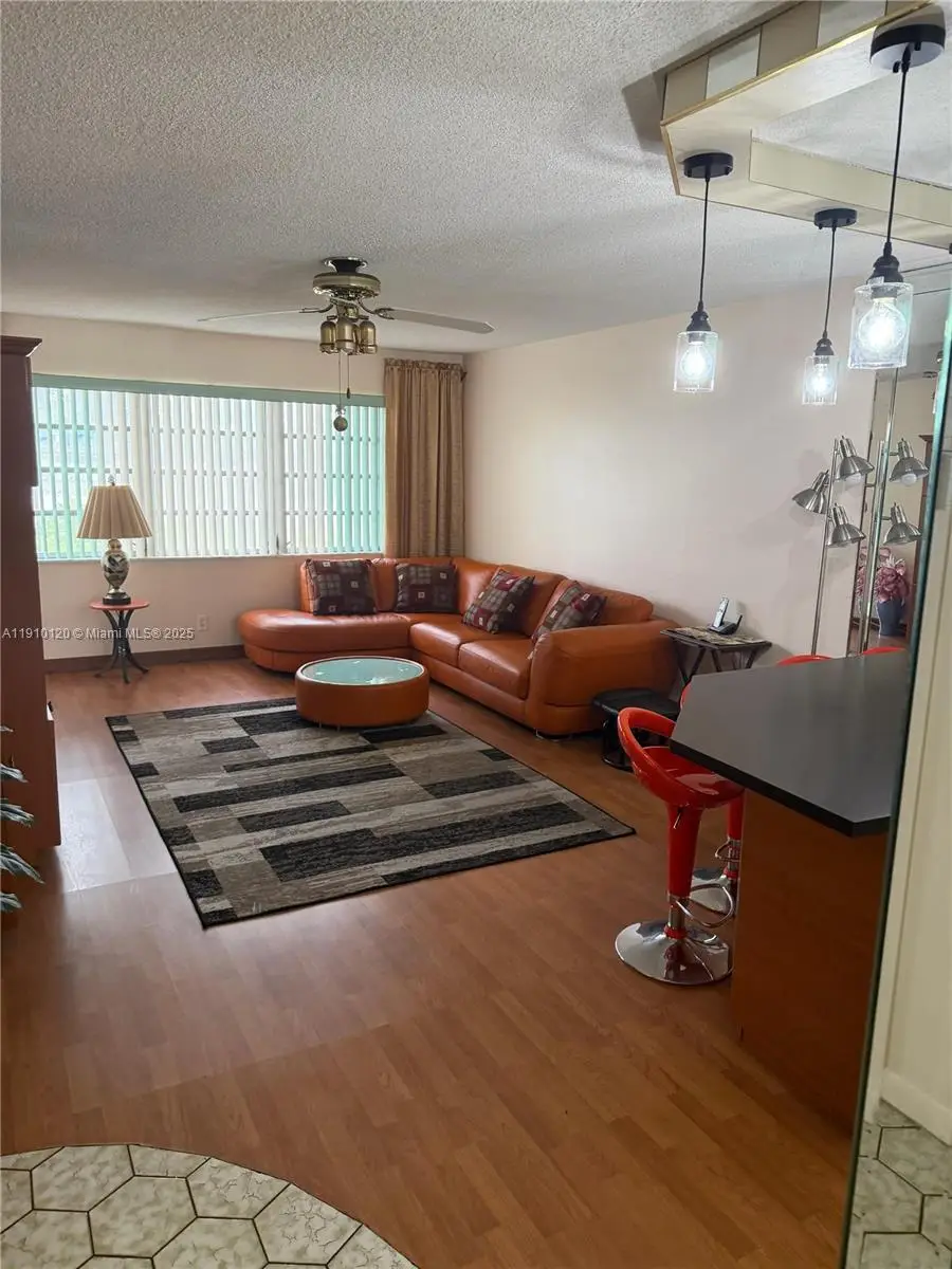 410 SE 2nd St #105, Hallandale Beach, FL 33009 - Image #1