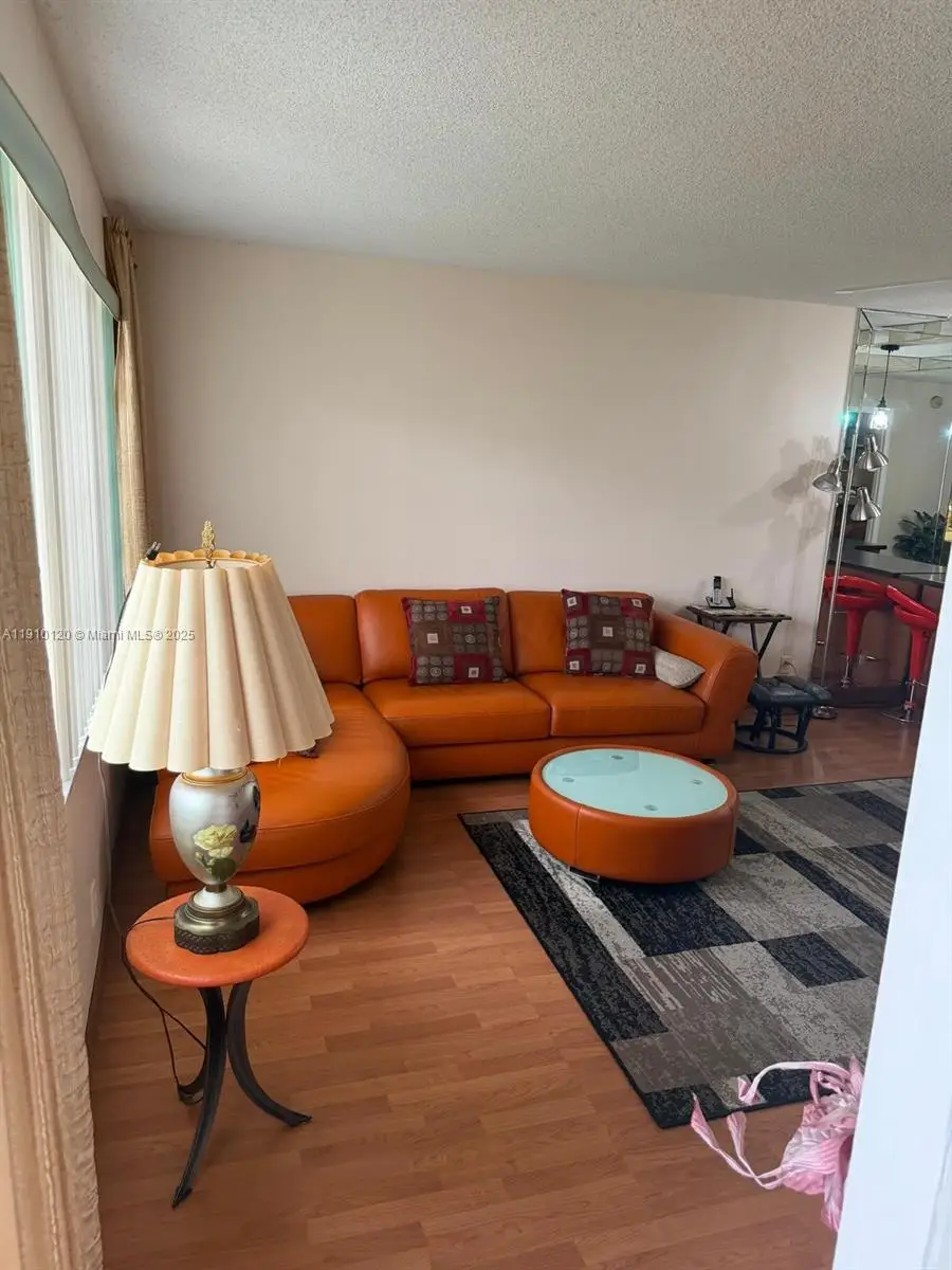 410 SE 2nd St #105, Hallandale Beach, FL 33009 - Image #2
