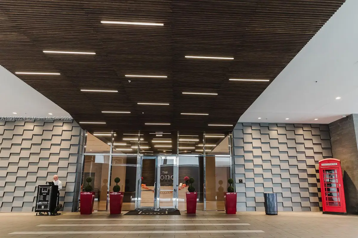 1080 Brickell Ave #3309, Miami, FL 33131 - Image #1