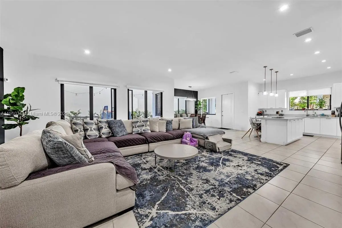 Address Withheld By Seller, Doral, FL 33166 - Image #1