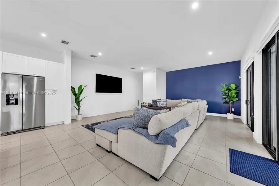 Address Withheld By Seller, Doral, FL 33166 - Image #2