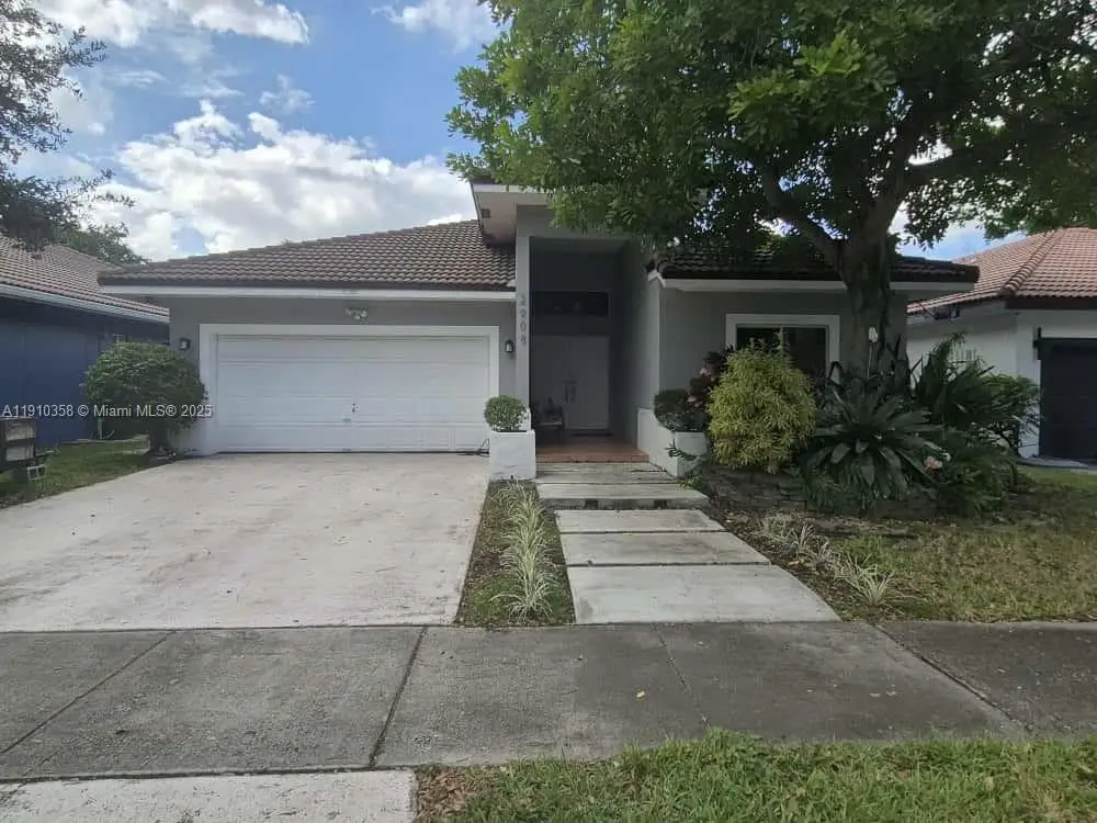 2908 N 36th Ave, Hollywood, FL 33021 - Image #1